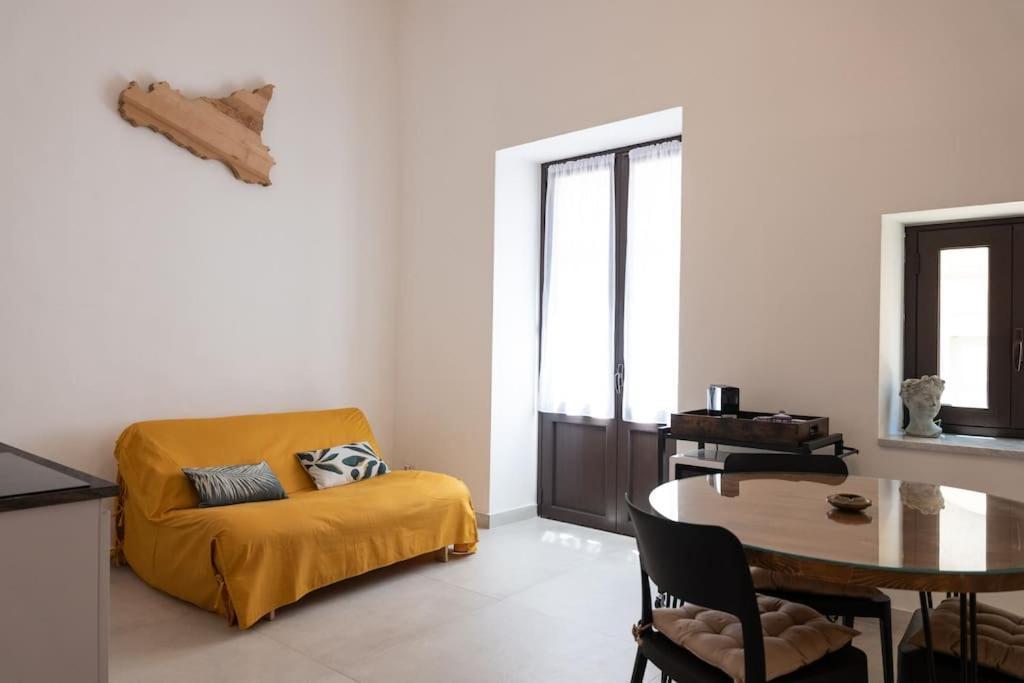 Collegiata Apartment - Catania Downtown Ngoại thất bức ảnh